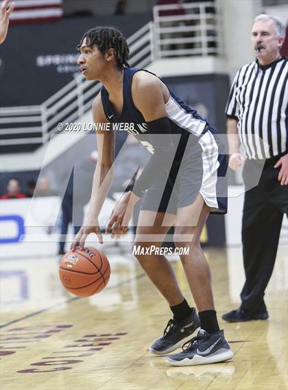 Thumbnail 1 in St. Thomas More vs Wilbraham & Monson Academy (Spalding Hoophall Classic) photogallery.