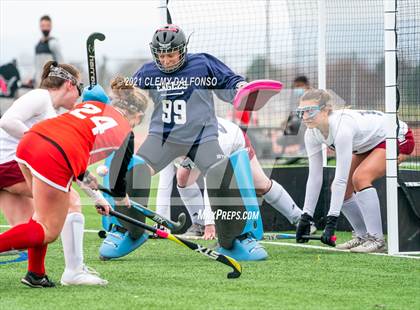 Thumbnail 2 in Regis Jesuit photogallery.