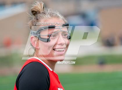 Thumbnail 3 in Regis Jesuit photogallery.