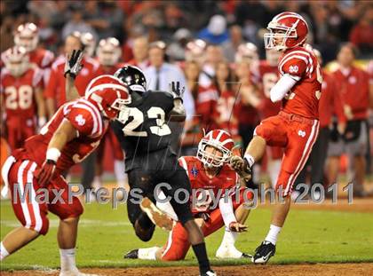 Thumbnail 2 in Mater Dei vs. Servite photogallery.