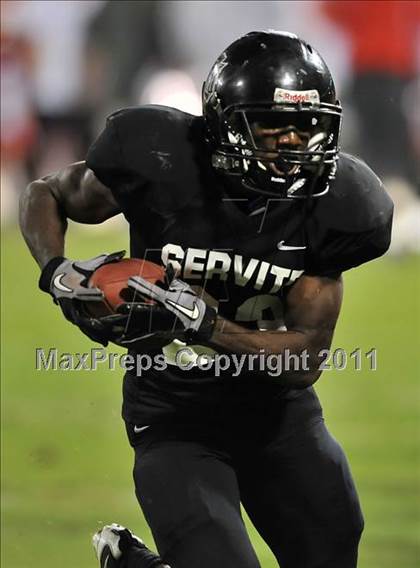 Thumbnail 1 in Mater Dei vs. Servite photogallery.