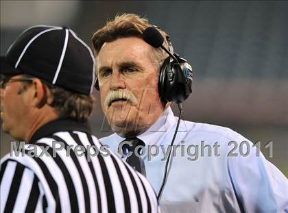 Thumbnail 3 in Mater Dei vs. Servite photogallery.