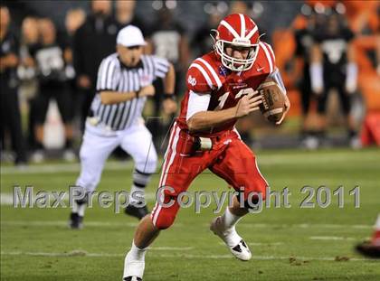 Thumbnail 1 in Mater Dei vs. Servite photogallery.