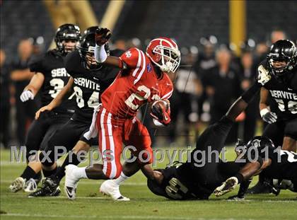 Thumbnail 1 in Mater Dei vs. Servite photogallery.