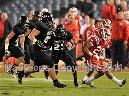 Thumbnail 3 in Mater Dei vs. Servite photogallery.