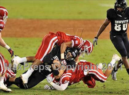Thumbnail 1 in Mater Dei vs. Servite photogallery.