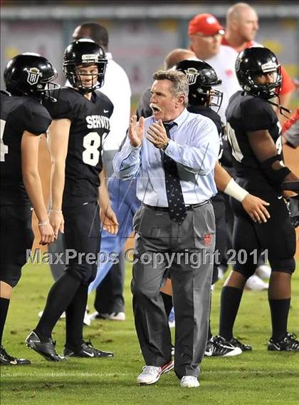 Thumbnail 1 in Mater Dei vs. Servite photogallery.