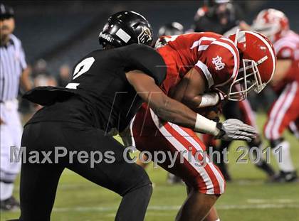 Thumbnail 3 in Mater Dei vs. Servite photogallery.