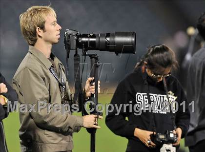 Thumbnail 3 in Mater Dei vs. Servite photogallery.