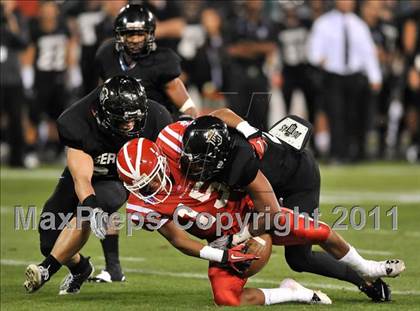 Thumbnail 2 in Mater Dei vs. Servite photogallery.