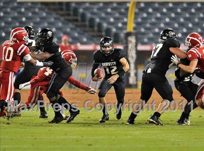 Thumbnail 2 in Mater Dei vs. Servite photogallery.