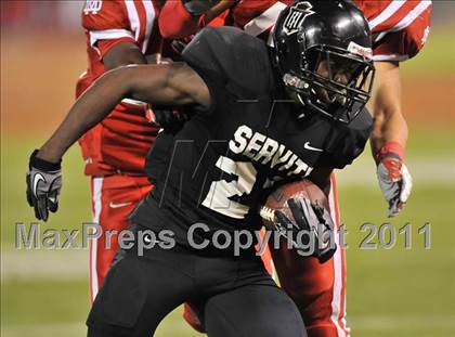 Thumbnail 3 in Mater Dei vs. Servite photogallery.