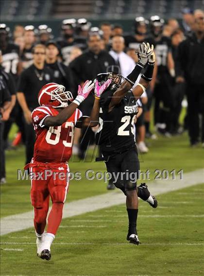 Thumbnail 1 in Mater Dei vs. Servite photogallery.