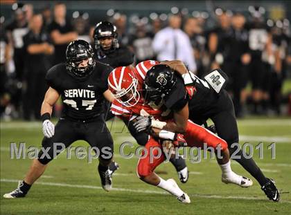 Thumbnail 1 in Mater Dei vs. Servite photogallery.