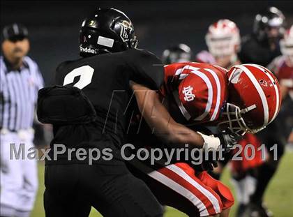 Thumbnail 1 in Mater Dei vs. Servite photogallery.