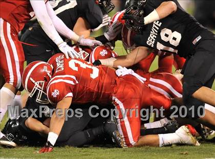 Thumbnail 2 in Mater Dei vs. Servite photogallery.
