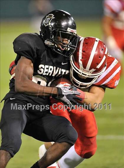 Thumbnail 2 in Mater Dei vs. Servite photogallery.