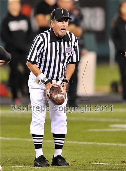 Thumbnail 3 in Mater Dei vs. Servite photogallery.