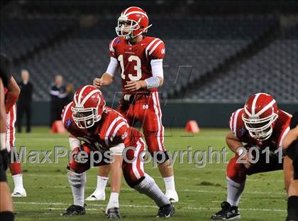 Thumbnail 1 in Mater Dei vs. Servite photogallery.
