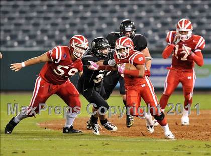 Thumbnail 3 in Mater Dei vs. Servite photogallery.