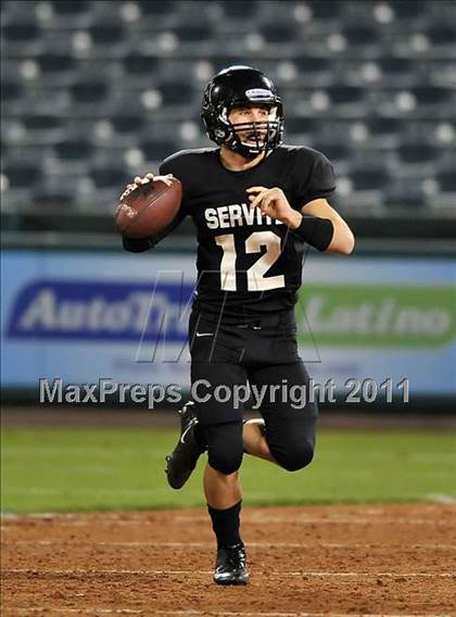 Thumbnail 2 in Mater Dei vs. Servite photogallery.