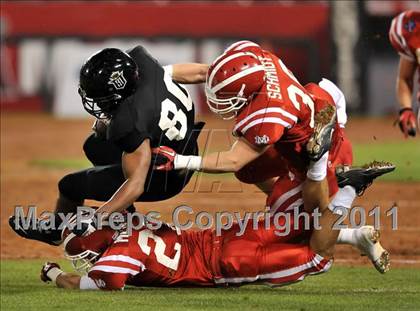 Thumbnail 3 in Mater Dei vs. Servite photogallery.