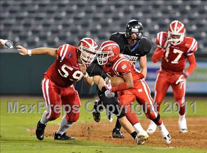 Thumbnail 1 in Mater Dei vs. Servite photogallery.