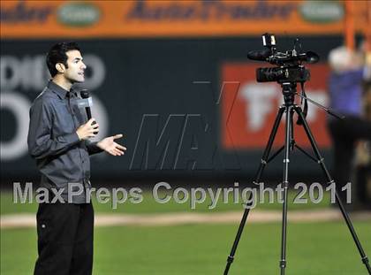 Thumbnail 3 in Mater Dei vs. Servite photogallery.