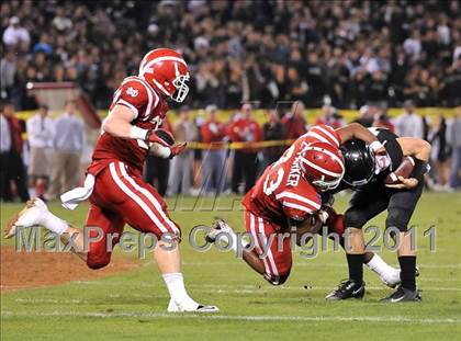 Thumbnail 2 in Mater Dei vs. Servite photogallery.