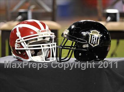 Thumbnail 2 in Mater Dei vs. Servite photogallery.