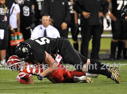 Thumbnail 3 in Mater Dei vs. Servite photogallery.