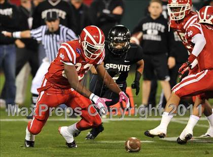 Thumbnail 1 in Mater Dei vs. Servite photogallery.