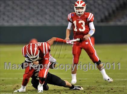 Thumbnail 3 in Mater Dei vs. Servite photogallery.