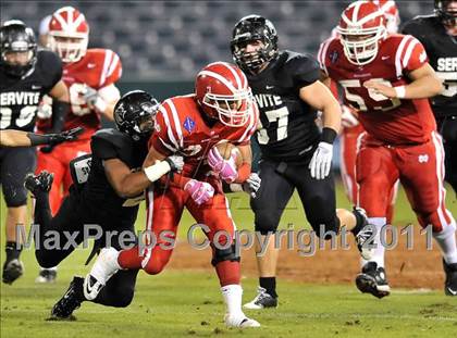 Thumbnail 1 in Mater Dei vs. Servite photogallery.