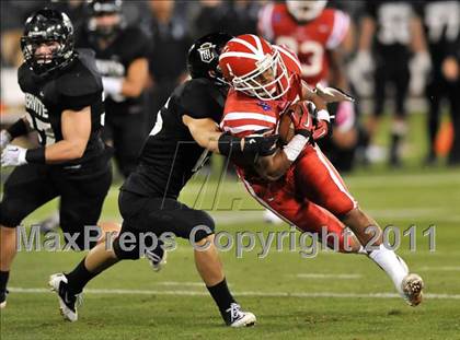 Thumbnail 3 in Mater Dei vs. Servite photogallery.