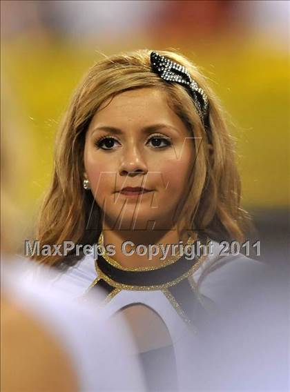 Thumbnail 1 in Mater Dei vs. Servite photogallery.