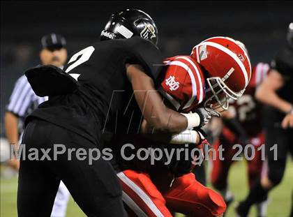 Thumbnail 2 in Mater Dei vs. Servite photogallery.