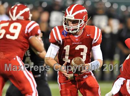 Thumbnail 1 in Mater Dei vs. Servite photogallery.