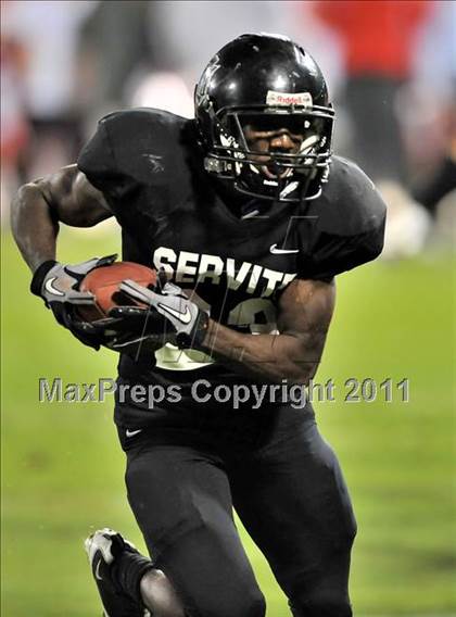 Thumbnail 2 in Mater Dei vs. Servite photogallery.