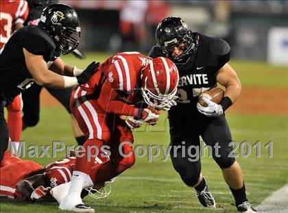 Thumbnail 1 in Mater Dei vs. Servite photogallery.