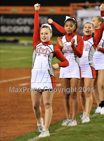 Thumbnail 3 in Mater Dei vs. Servite photogallery.
