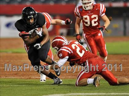 Thumbnail 1 in Mater Dei vs. Servite photogallery.