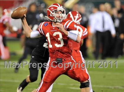 Thumbnail 3 in Mater Dei vs. Servite photogallery.