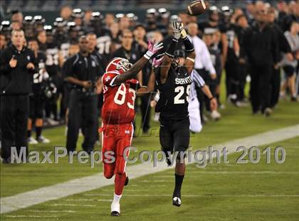 Thumbnail 2 in Mater Dei vs. Servite photogallery.