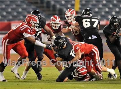 Thumbnail 3 in Mater Dei vs. Servite photogallery.
