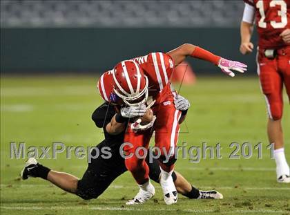 Thumbnail 2 in Mater Dei vs. Servite photogallery.