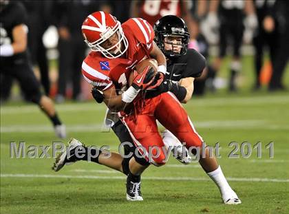 Thumbnail 1 in Mater Dei vs. Servite photogallery.