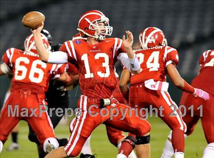 Thumbnail 1 in Mater Dei vs. Servite photogallery.
