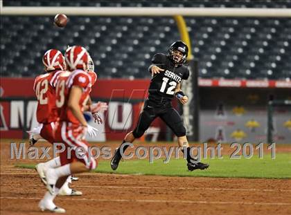 Thumbnail 3 in Mater Dei vs. Servite photogallery.