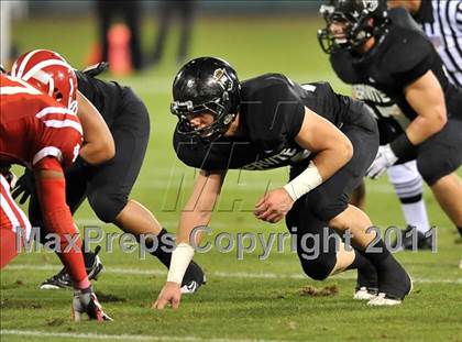 Thumbnail 2 in Mater Dei vs. Servite photogallery.